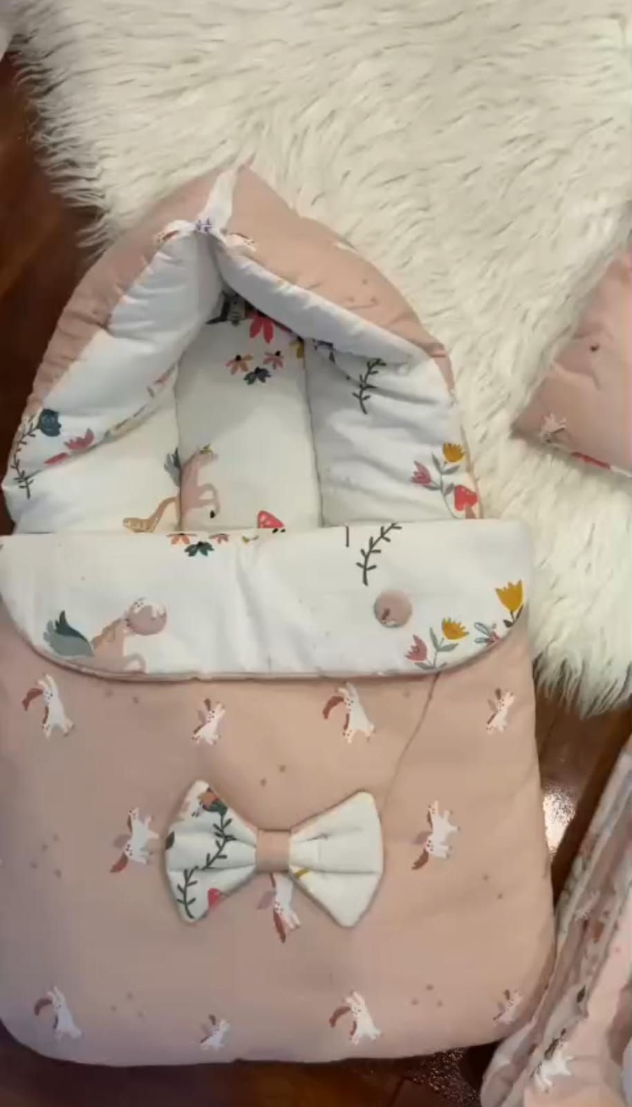 Deluxe 8-Piece Baby Lounger & Bedding Set